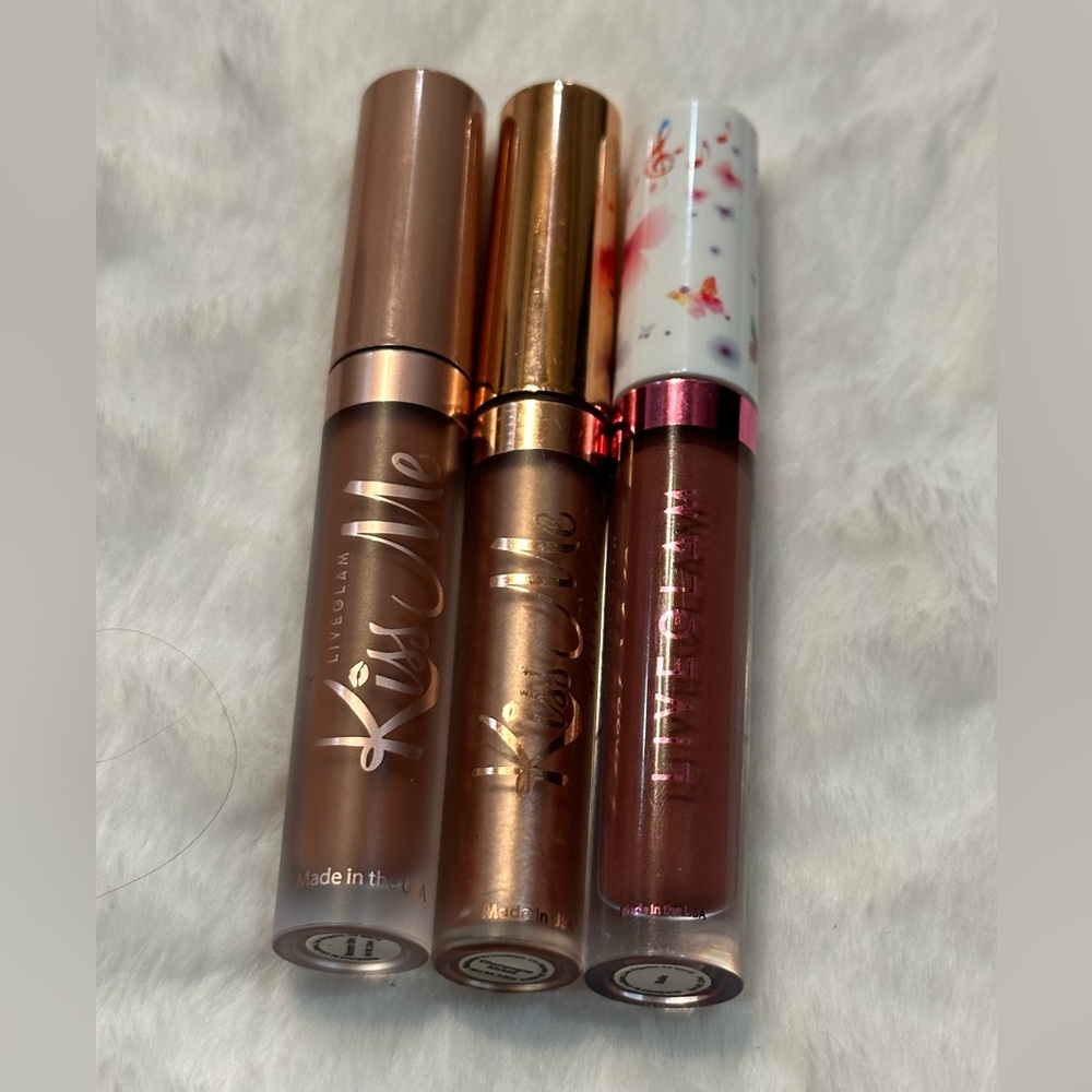 Live Glam Kiss me